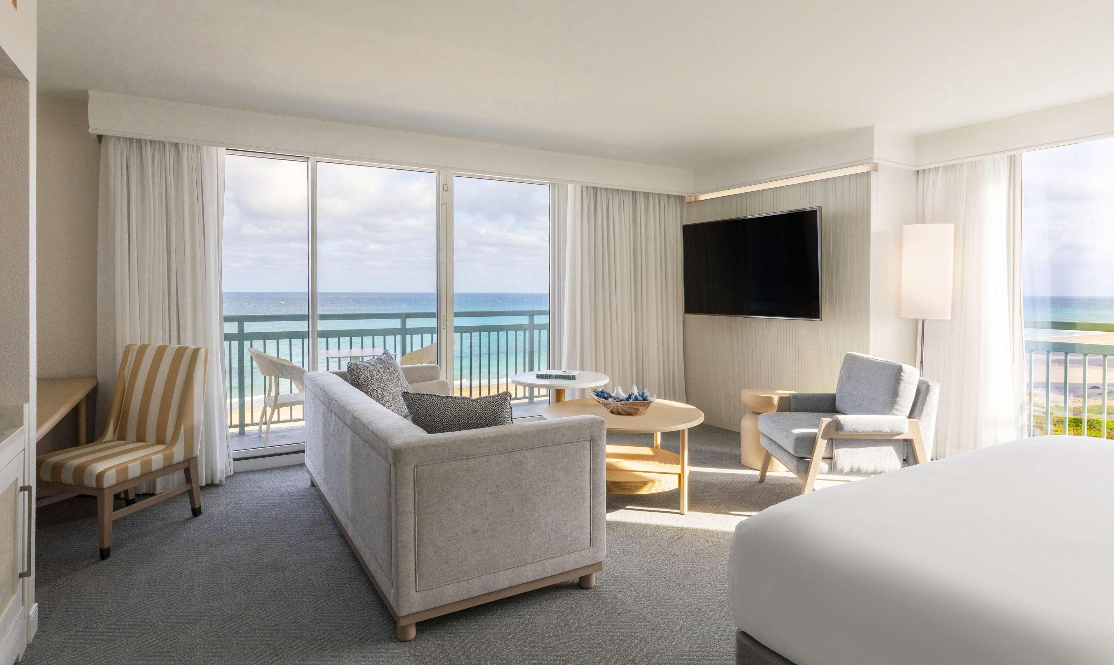 The Singer Oceanfront Resort, Curio Collection By Hilton Riviera Beach Kültér fotó