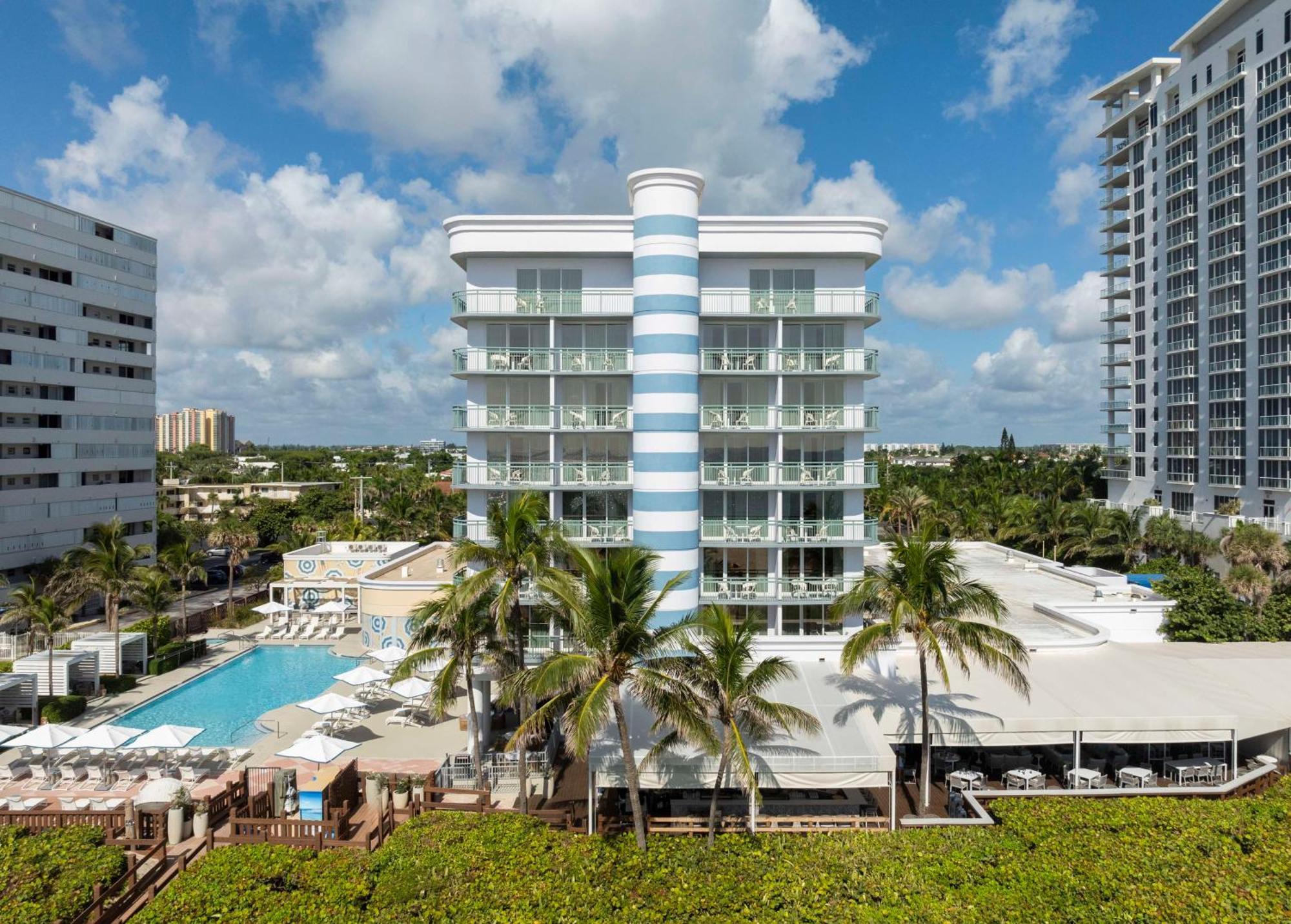 The Singer Oceanfront Resort, Curio Collection By Hilton Riviera Beach Kültér fotó